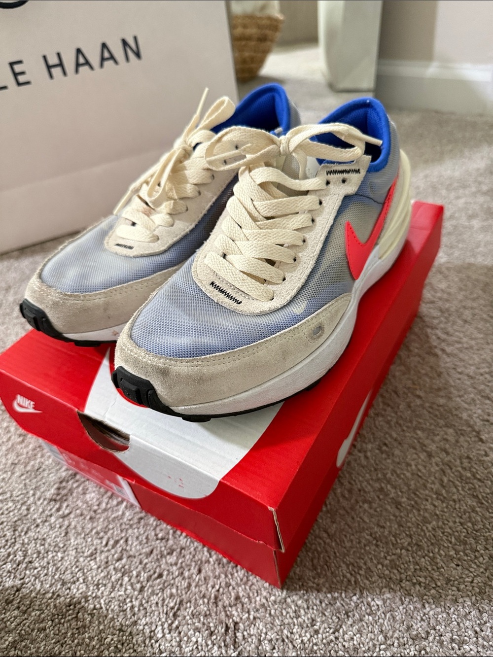 Boys Nike Waffle One GS, Cream and Light Blue Sneakers with Red Swoosh